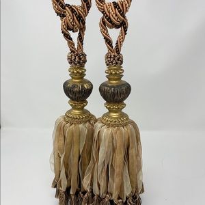 Curtain tie backs in gold/black/cream. Two in set.